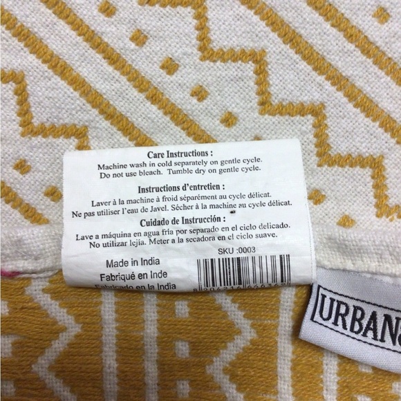 Urban86 Geometric Pattern Throw - Gold and Cream - Picture 4 of 11